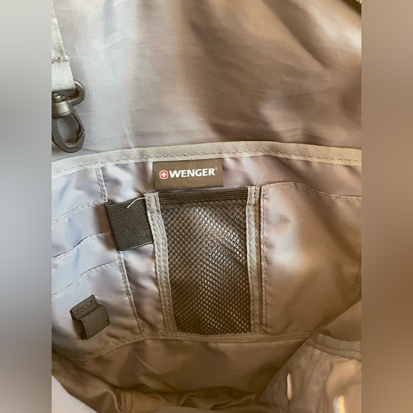 Wenger Swissgear Backpack - Picture 5 of 10